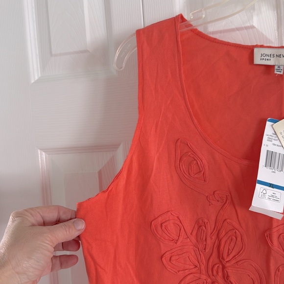 NWT Jones of New York Sport Women's Coral Tank Top w/Embroidered Floral Appliqué - Picture 5 of 9